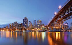 Granville Bridge und Downtown Vancouver